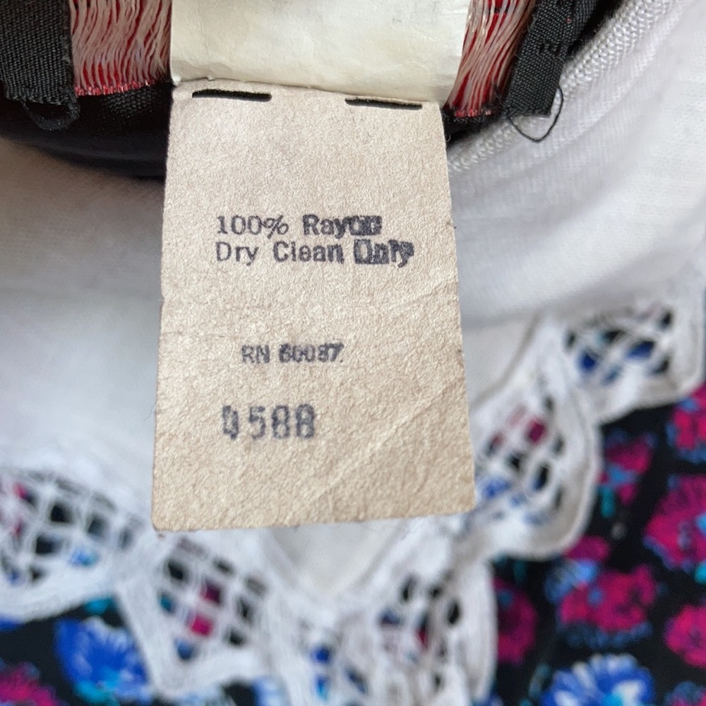 Vintage J.S.J. Flower Dress - Picture 12 of 16